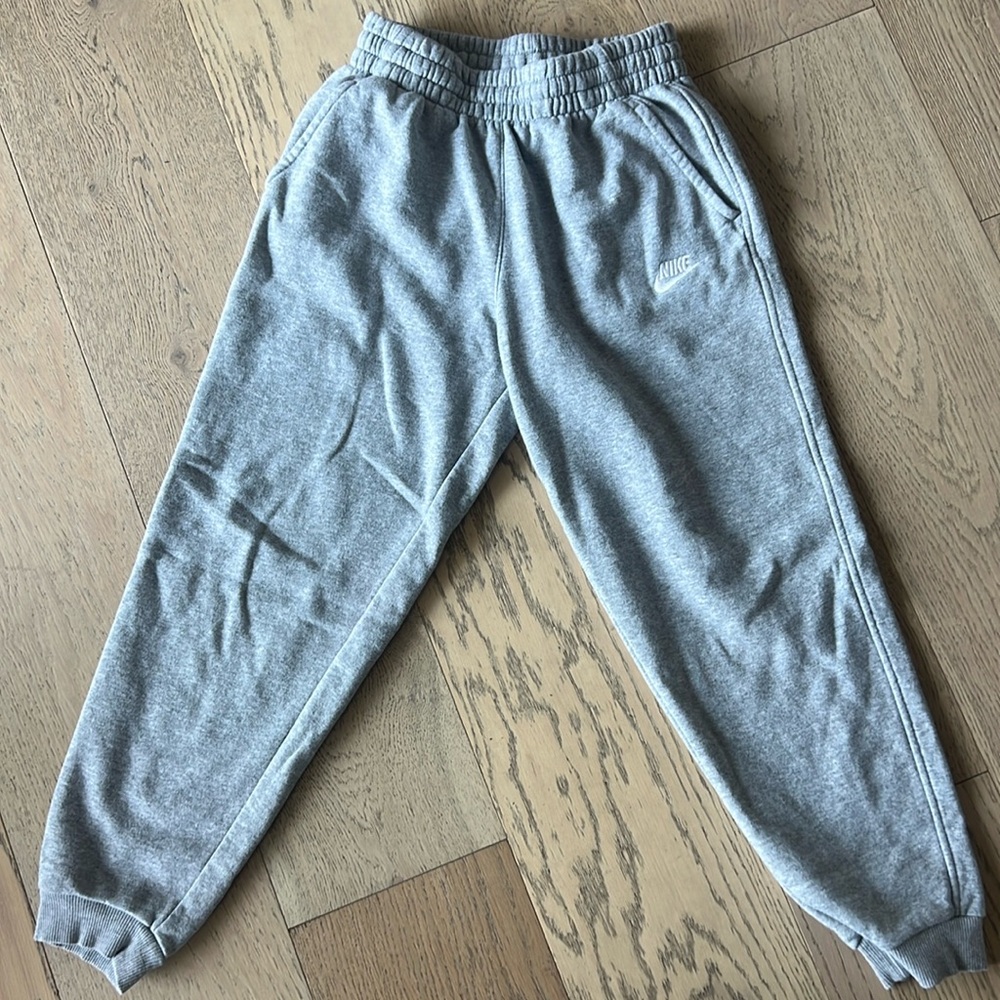 Grey Nike kids sweatpants. Size kids large. Excellent condition. - Picture 2 of 4